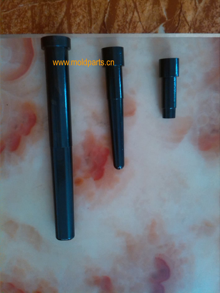 東莞大翔模具配件有限公司專業(yè)生產(chǎn)壓鑄模型芯，壓鑄模型芯的材質(zhì)、熱處理、硬度、標(biāo)準(zhǔn)、型號(hào)等詳情說明和介紹，您可以通過本頁面下單留言或者發(fā)送詢/報(bào)價(jià)